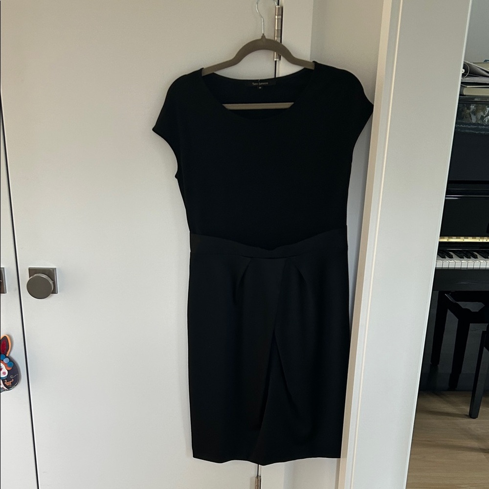 Tara Jarmon Elegant Black Dress